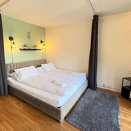Hid Ag: Lakeview Mit Parkplatz Und Balkon Därligen